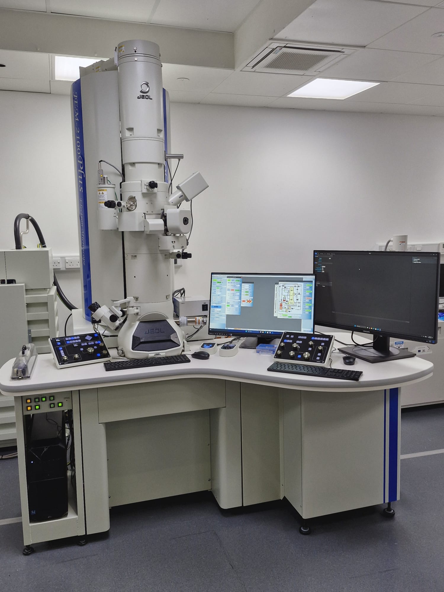 The team oversaw the installation and commissioning of the JEOL JEM-2100Plus LaB6 Transmission Electron Microscope in Autumn 2025 