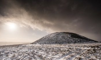 Queen Maeve's Tomb, Knocknarea, Sligo - Photo. Ken Williams