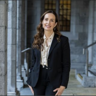 Dr. Eva Flynn